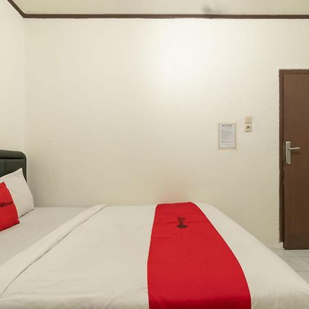 Reddoorz Near Pondok Indah Water Park Jakarta Bagian luar foto