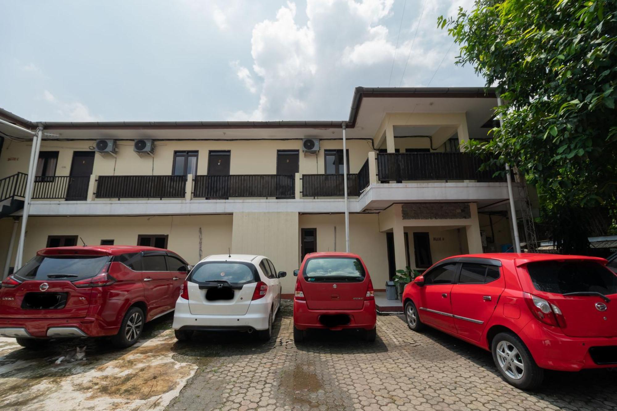 Reddoorz Near Pondok Indah Water Park Jakarta Bagian luar foto